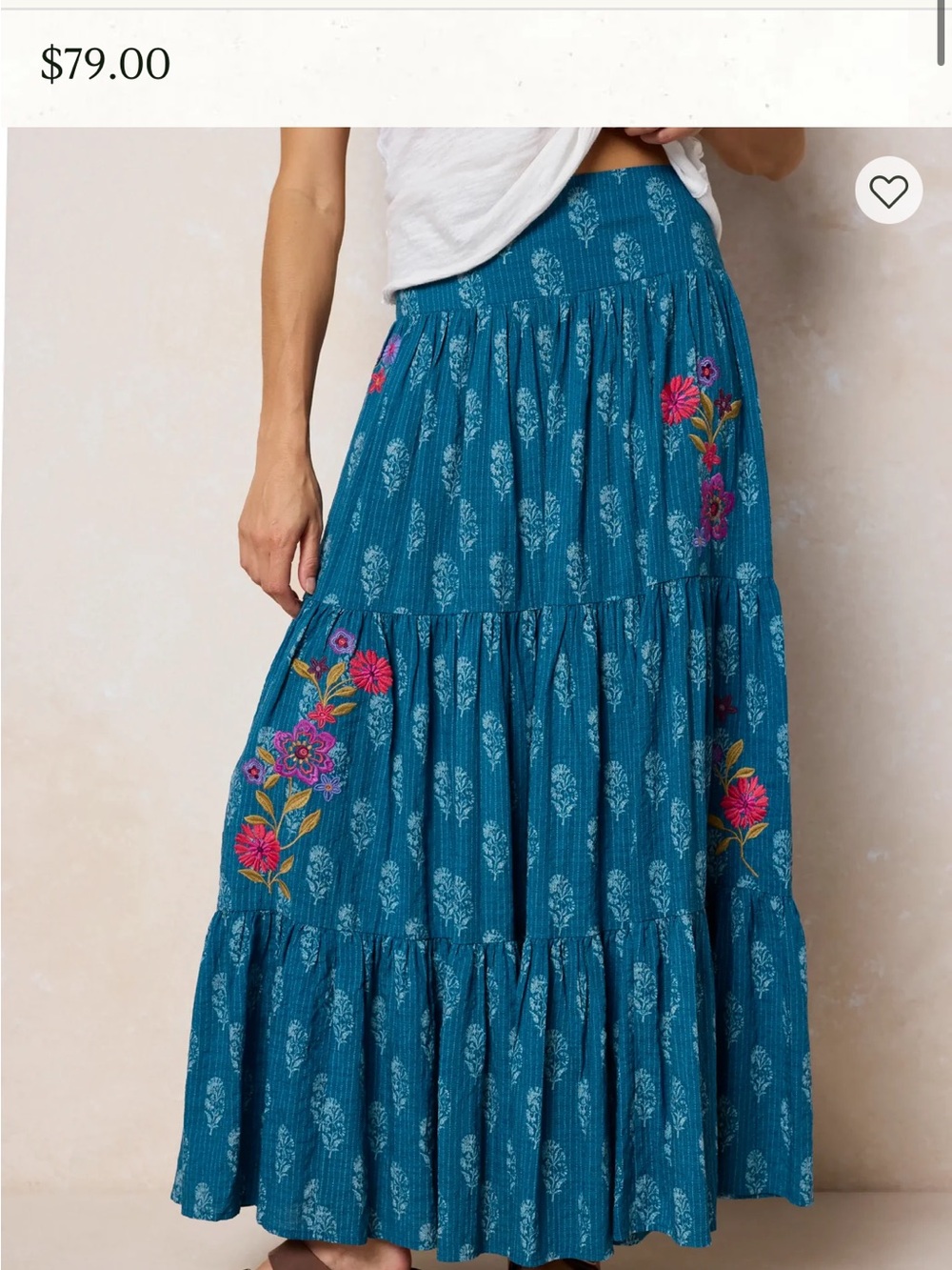 Natural Life Hannah embroidered
Convertible skirt